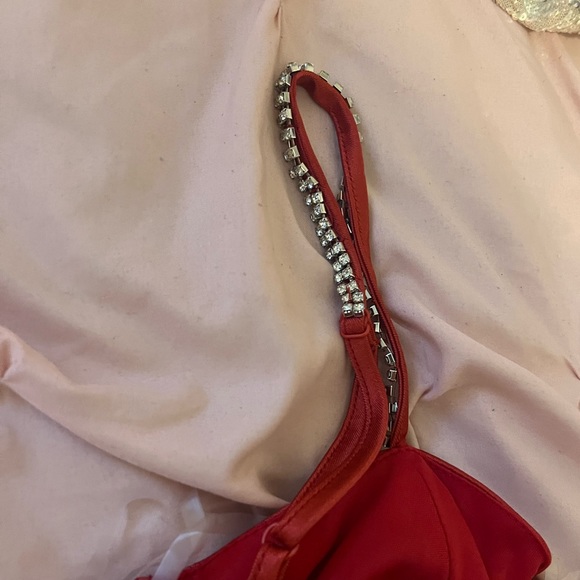 Red Ruched Body-con Dress - Picture 4 of 5